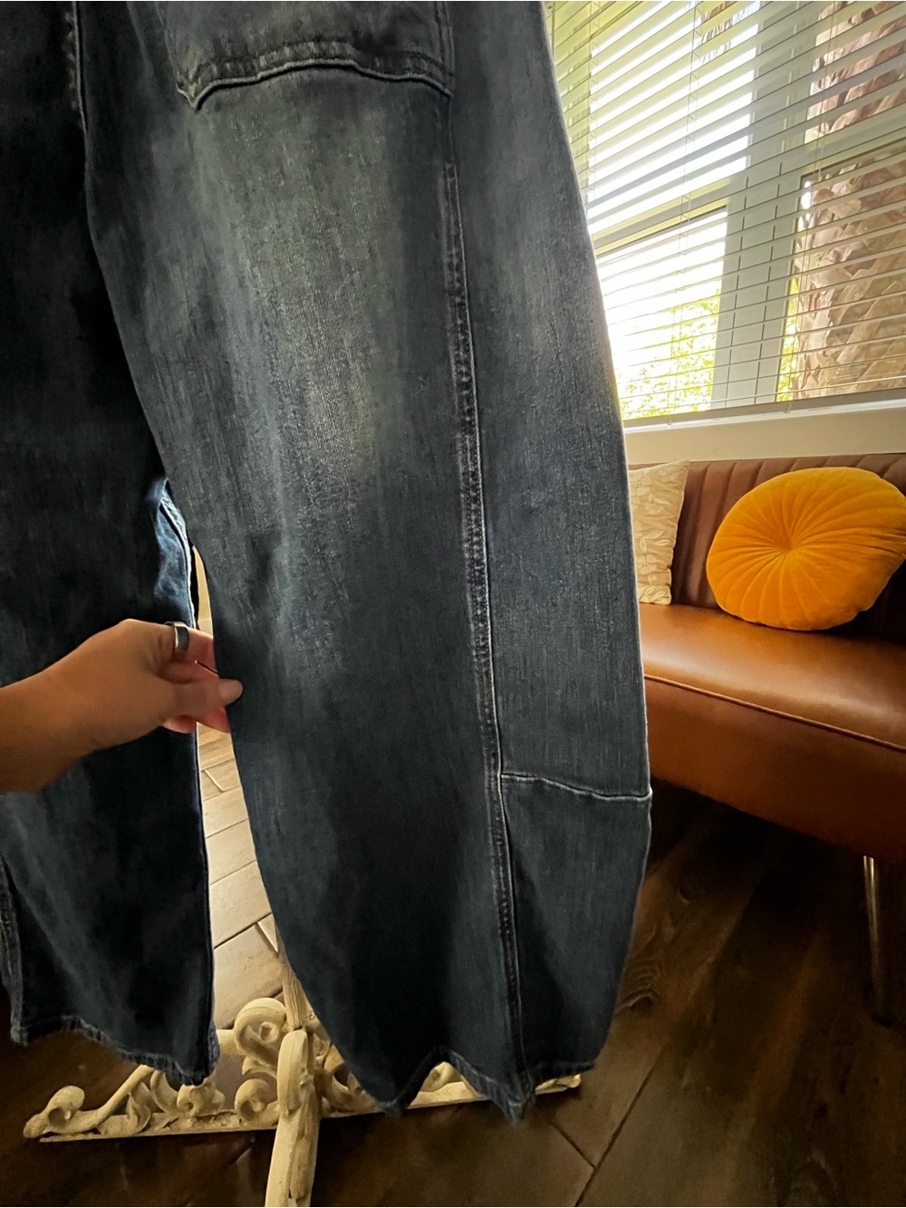 Pilcro women’s barrel Jeans in Faded Blue - Picture 4 of 4